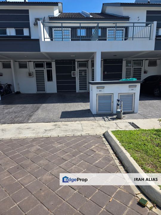 !! FOR RENT ‼️ AVAILABLE IN JAN 2026 TOWNHOUSE : 22’ x 75’ : PARTLY FURNISHED  KITA BAYU @ CYBERSOUTH, Selangor, Dengkil
