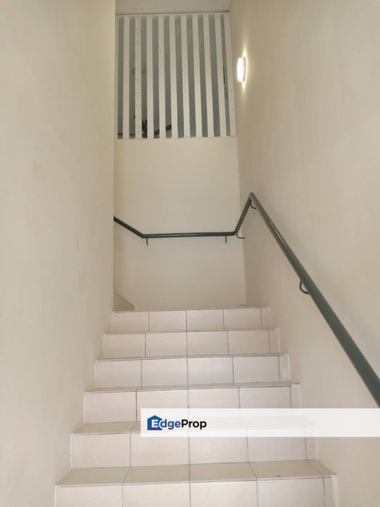 TO LET!!! NEW TOWNHOUSE : 22’ x 75’ : FURNISHED INTERMEDIATE UPPER FLOOR, Selangor, Dengkil