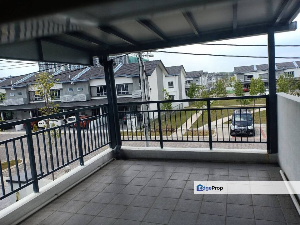 TO LET!!! NEW TOWNHOUSE : 22’ x 75’ : FURNISHED INTERMEDIATE UPPER FLOOR, Selangor, Dengkil