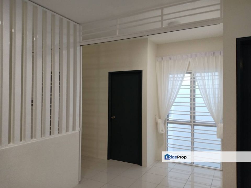 TO LET!!! NEW TOWNHOUSE : 22’ x 75’ : FURNISHED INTERMEDIATE UPPER FLOOR, Selangor, Dengkil