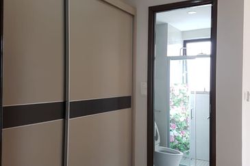 Baypoint @ Country Garden Danga Bay