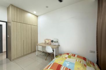 Meridin Bayvue Apartment