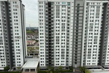 Meridin Bayvue Apartment