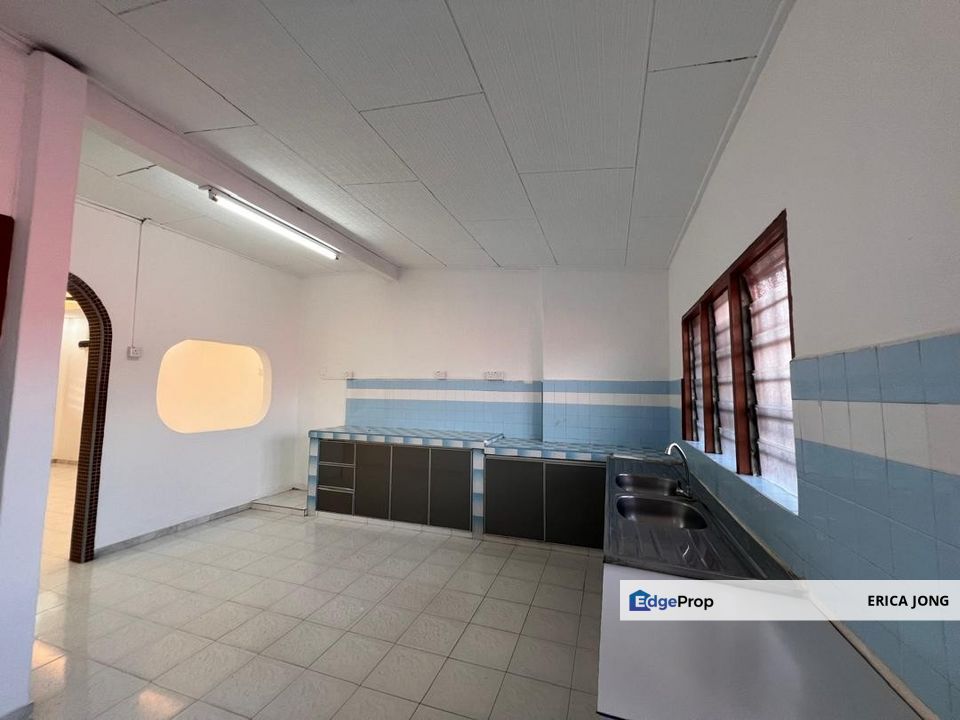 Jalan Laksamana 5 taman ungku tun aminah, Johor, Skudai