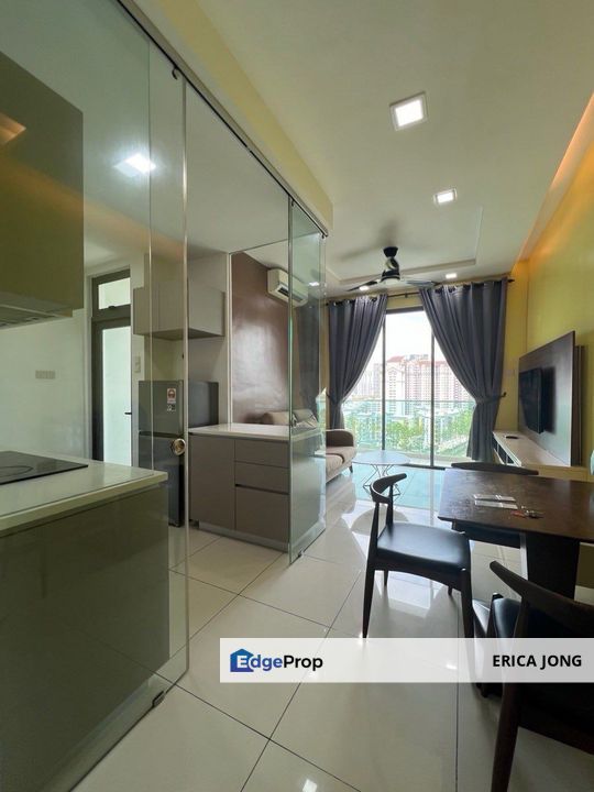 Crescent Bay Suites Taman bayu puteri Permas, Johor, Johor Bahru