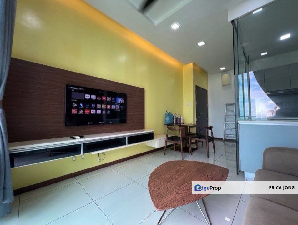 Crescent Bay Suites Taman bayu puteri Permas, Johor, Johor Bahru