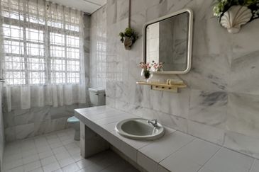 SL 2, Bandar Sungai Long