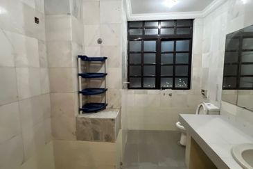 SL 2, Bandar Sungai Long