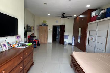 SL7, Bandar Sungai Long