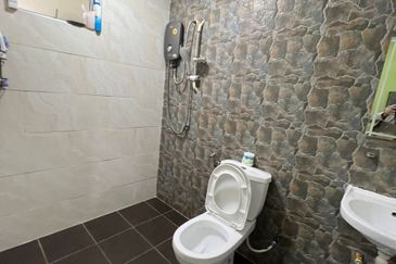 SL7, Bandar Sungai Long