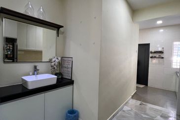 SL7, Bandar Sungai Long