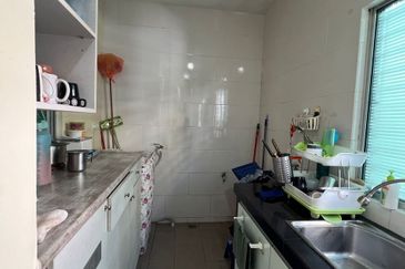 SL7, Bandar Sungai Long