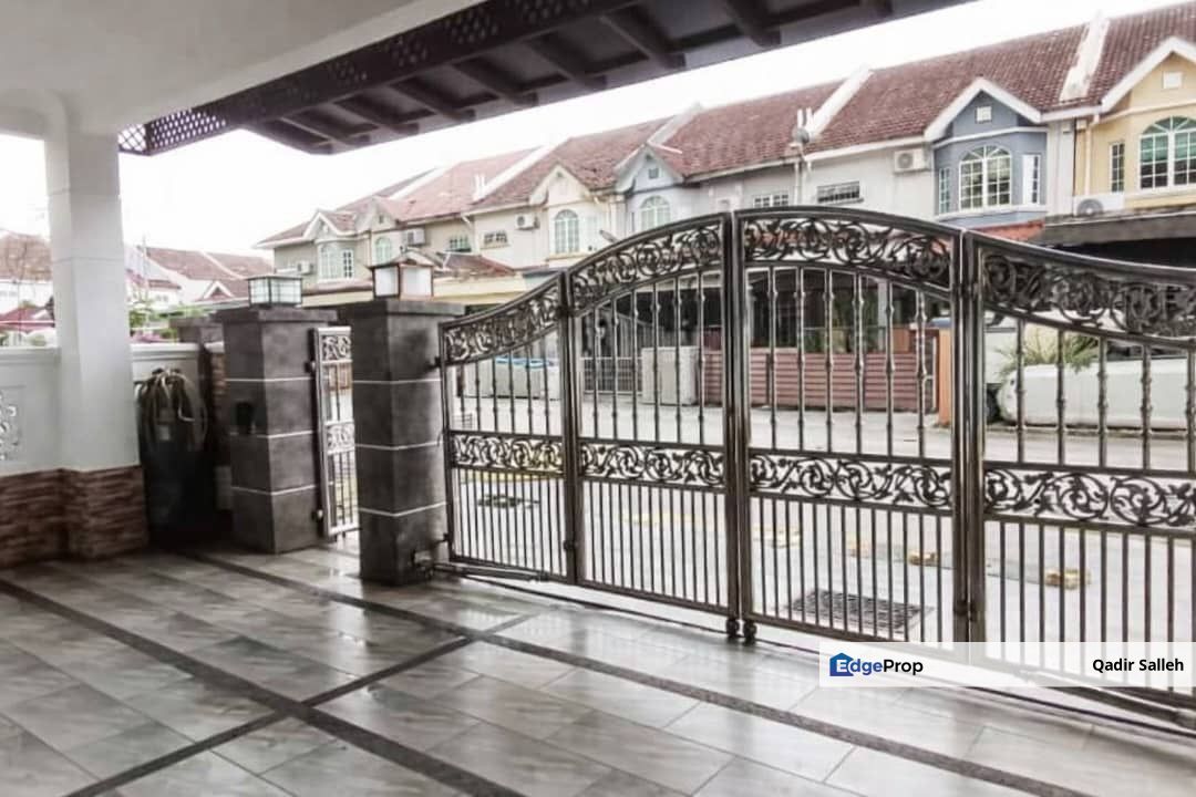 Seksyen 9 Bandar Baru Bangi Double Storey House Near Masjid Hasanah, Selangor, Bangi