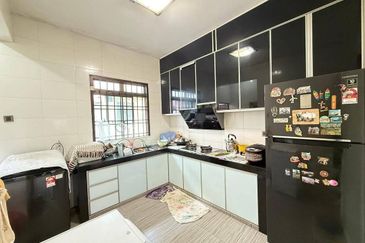 Jalan Mutiara Emas 9/2