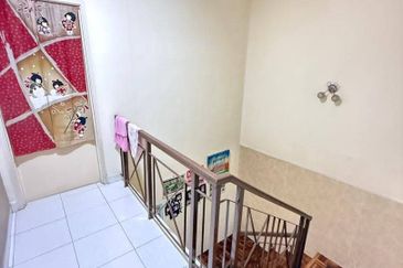 Jalan Mutiara Emas 9/2