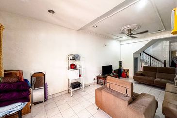 DOUBLE STOREY JALAN PLATINUM SEKSYEN 7, SHAH ALAM