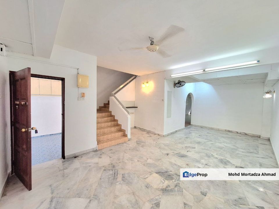 DOUBLE STOREY HOUSE TAMAN ALAM MEGAH SEKSYEN 27 SHAH ALAM, Selangor, Shah Alam