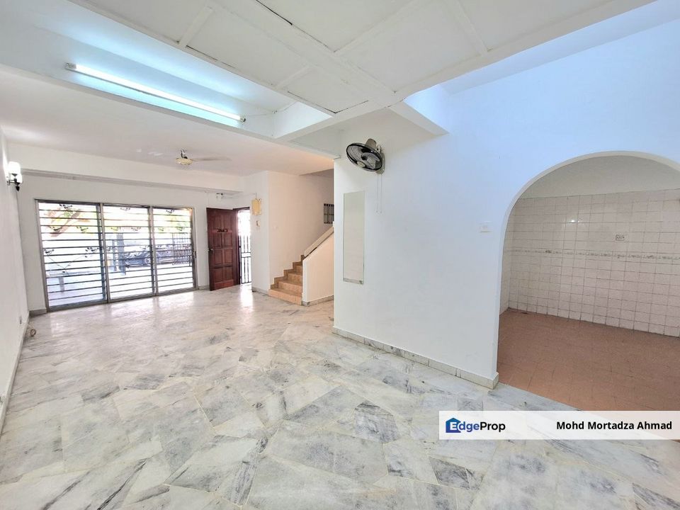 DOUBLE STOREY HOUSE TAMAN ALAM MEGAH SEKSYEN 27 SHAH ALAM, Selangor, Shah Alam