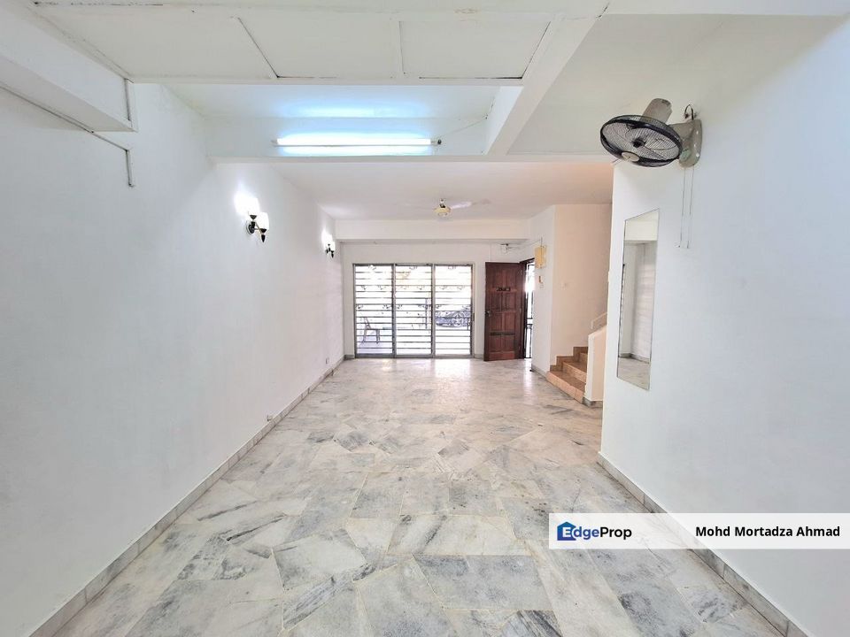 DOUBLE STOREY HOUSE TAMAN ALAM MEGAH SEKSYEN 27 SHAH ALAM, Selangor, Shah Alam