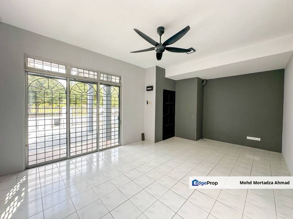 DOUBLE STOREY TAMAN DAHLIA, BANDAR BARU SALAK TINGGI,  SEPANG, Selangor, Sepang