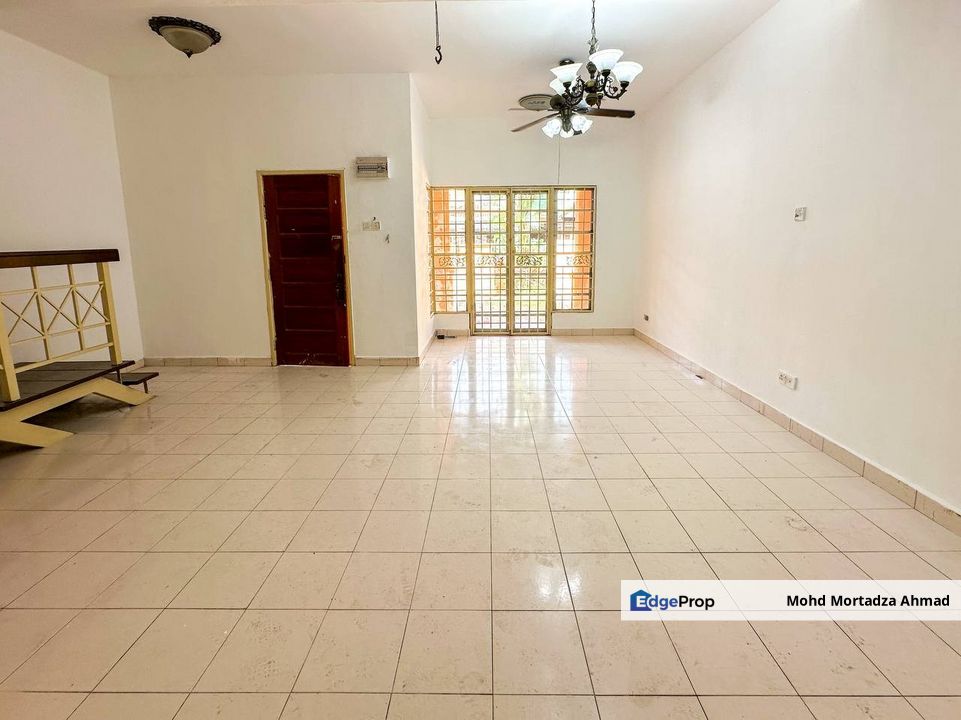 Double Storey Terrace Taman Desaria, Nilai, Negeri Sembilan, Nilai