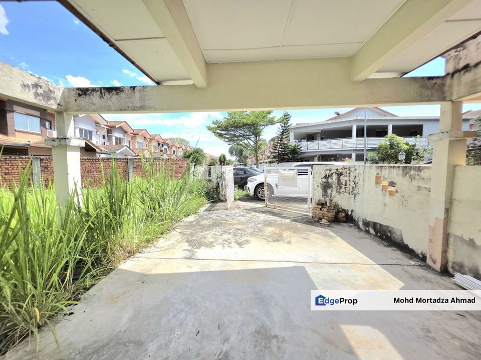 DOUBLE STOREY HOUSE KEMUNING GREENHILLS 2 KOTA KEMUNING, SHAH ALAM, Selangor, Shah Alam