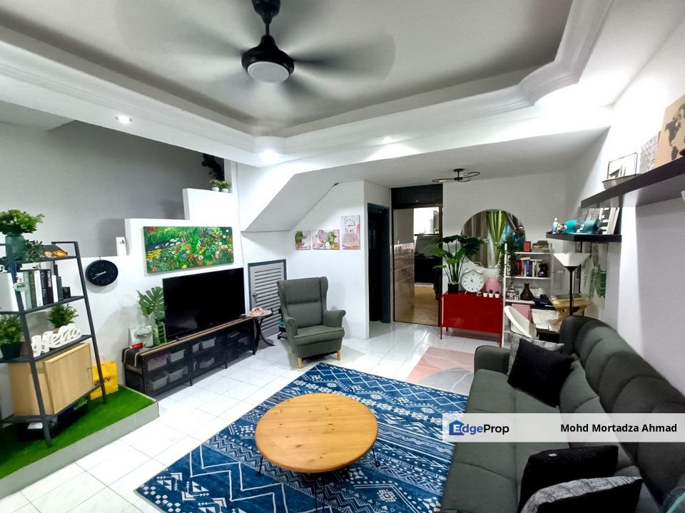 DOUBLE STOREY TAMAN DAHLIA BANDAR BARU SALAK TINGGI, SEPANG, Selangor, Sepang