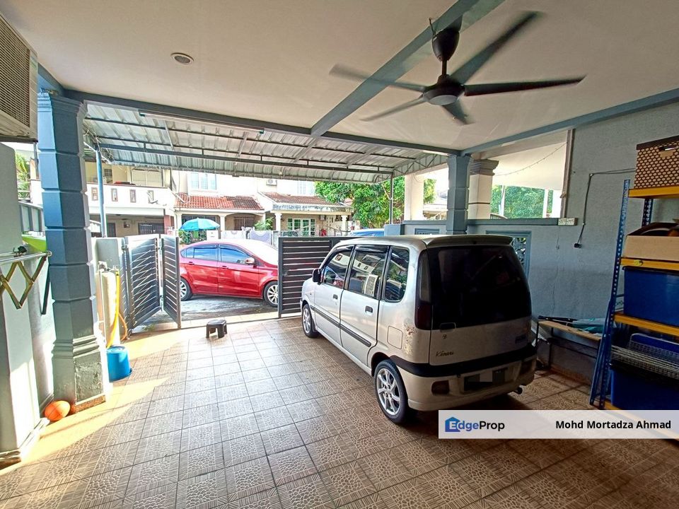 DOUBLE STOREY TAMAN DAHLIA BANDAR BARU SALAK TINGGI, SEPANG, Selangor, Sepang