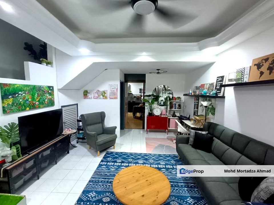 DOUBLE STOREY TAMAN DAHLIA BANDAR BARU SALAK TINGGI, SEPANG, Selangor, Sepang