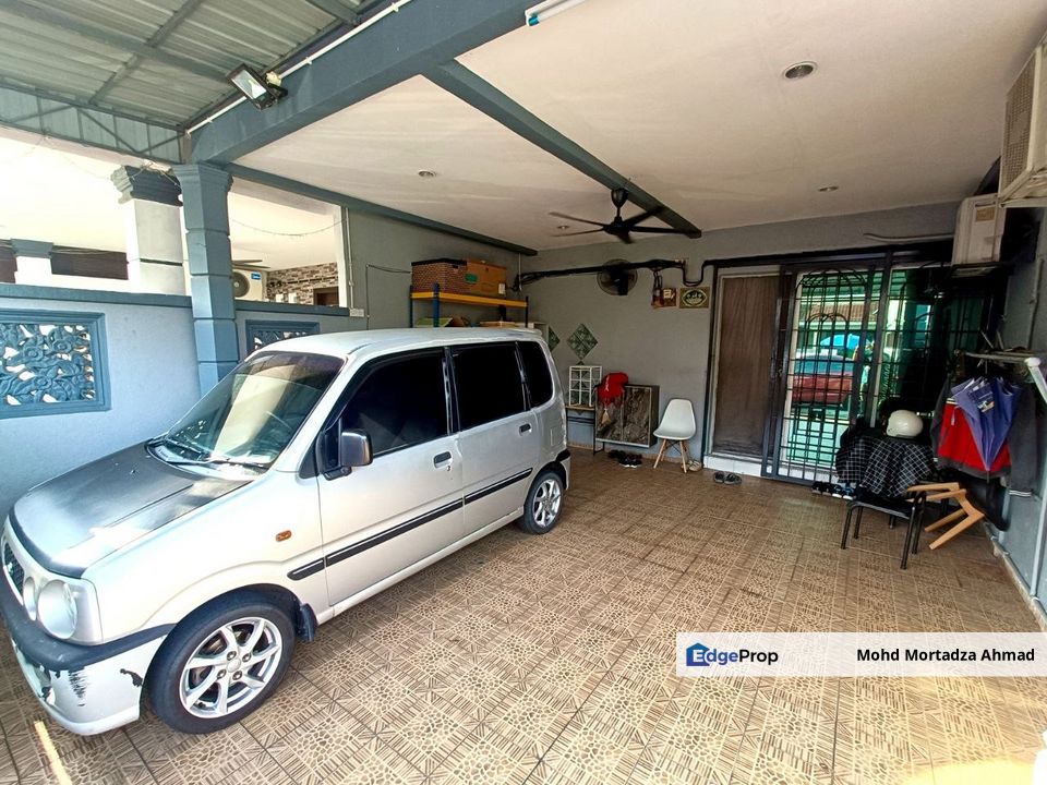 DOUBLE STOREY TAMAN DAHLIA BANDAR BARU SALAK TINGGI, SEPANG, Selangor, Sepang