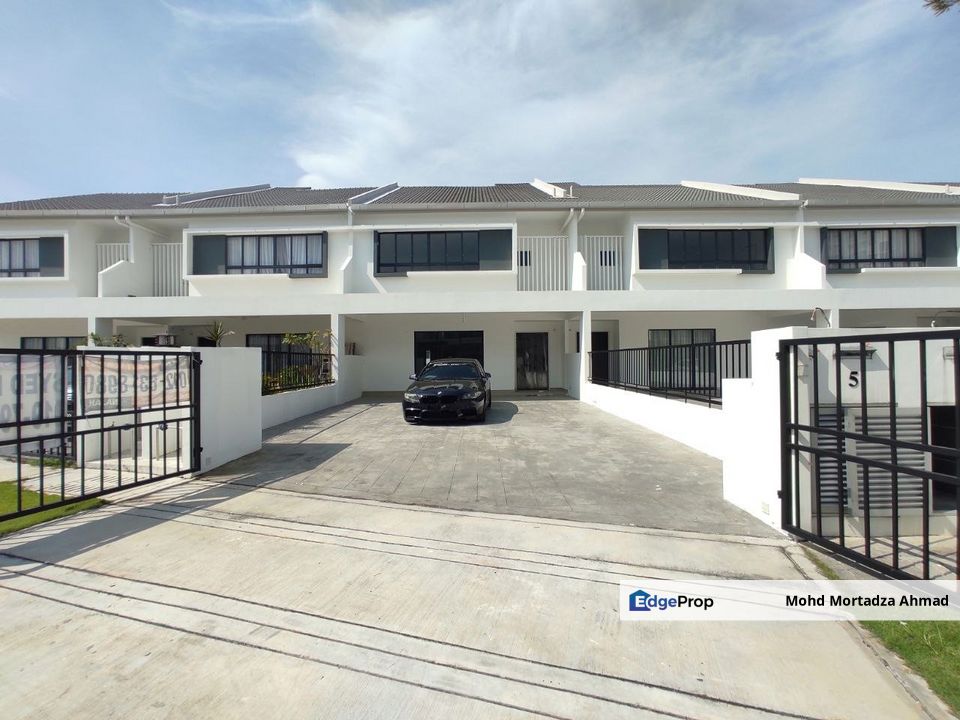 Double Storey Superlink Sejati Lakeside Phase 3, Cyberjaya  🌟 BRAND NEW UNIT, Selangor, Cyberjaya