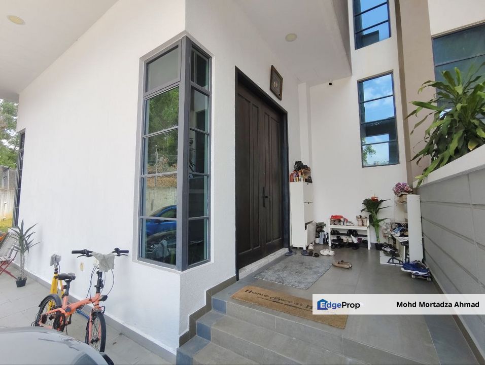 End Lot SEMI D, 3 Storey Jelutong Height, Bukit Jelutong Shah Alam, Selangor, Bukit Jelutong