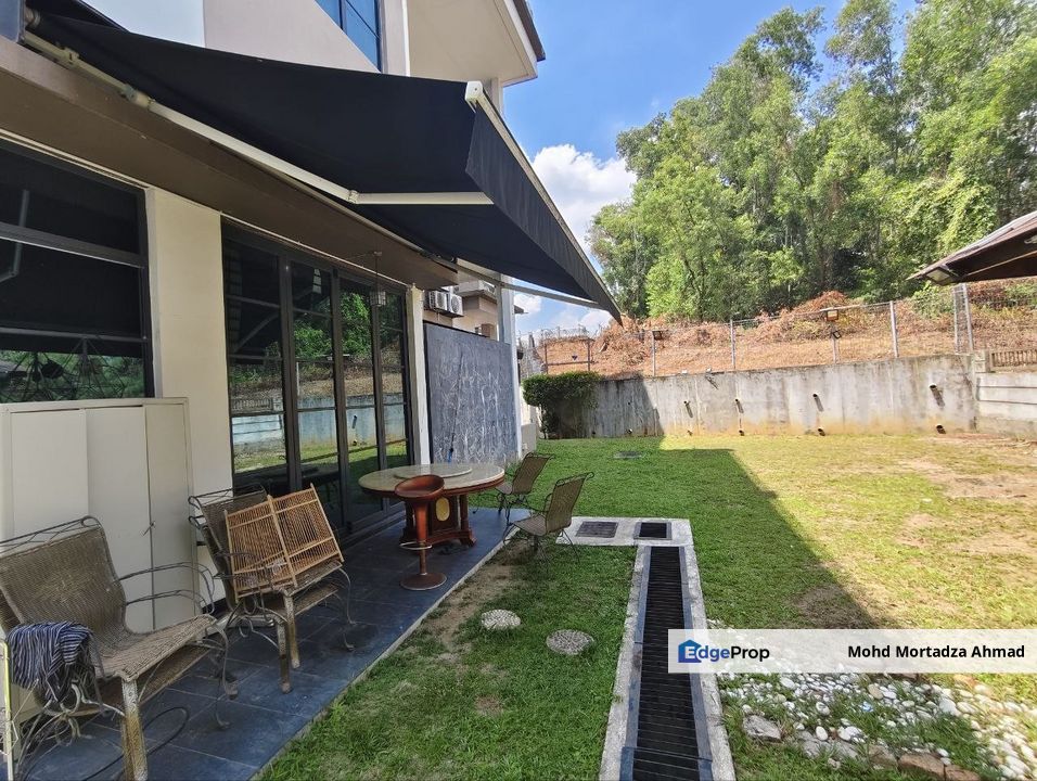 End Lot SEMI D, 3 Storey Jelutong Height, Bukit Jelutong Shah Alam, Selangor, Bukit Jelutong