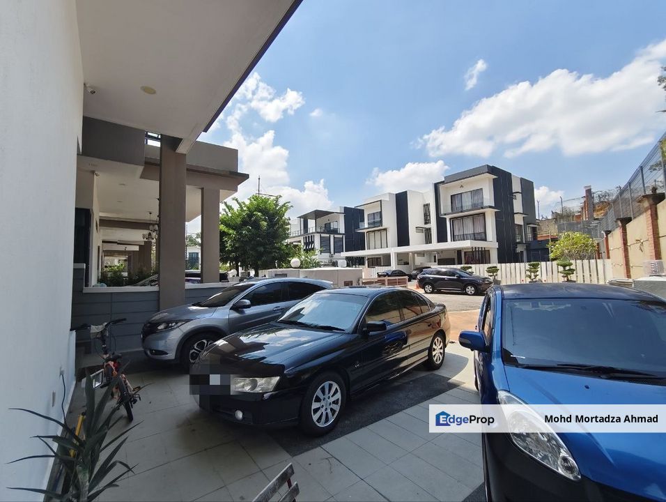 End Lot SEMI D, 3 Storey Jelutong Height, Bukit Jelutong Shah Alam, Selangor, Bukit Jelutong