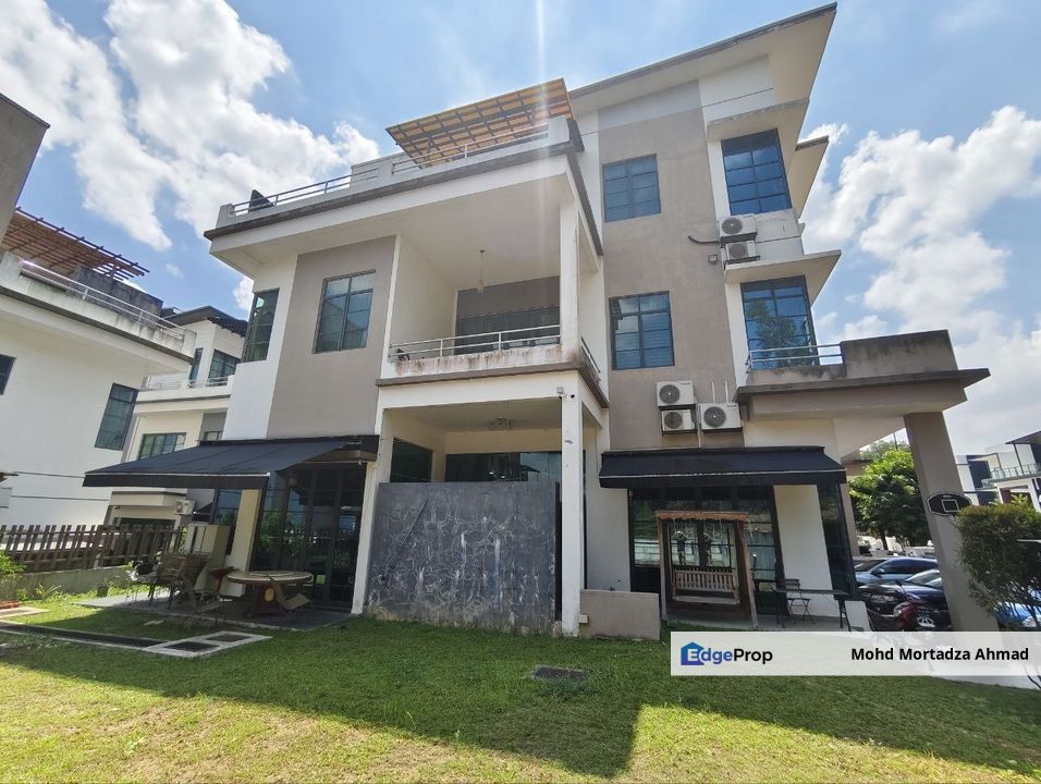 End Lot SEMI D, 3 Storey Jelutong Height, Bukit Jelutong Shah Alam, Selangor, Bukit Jelutong