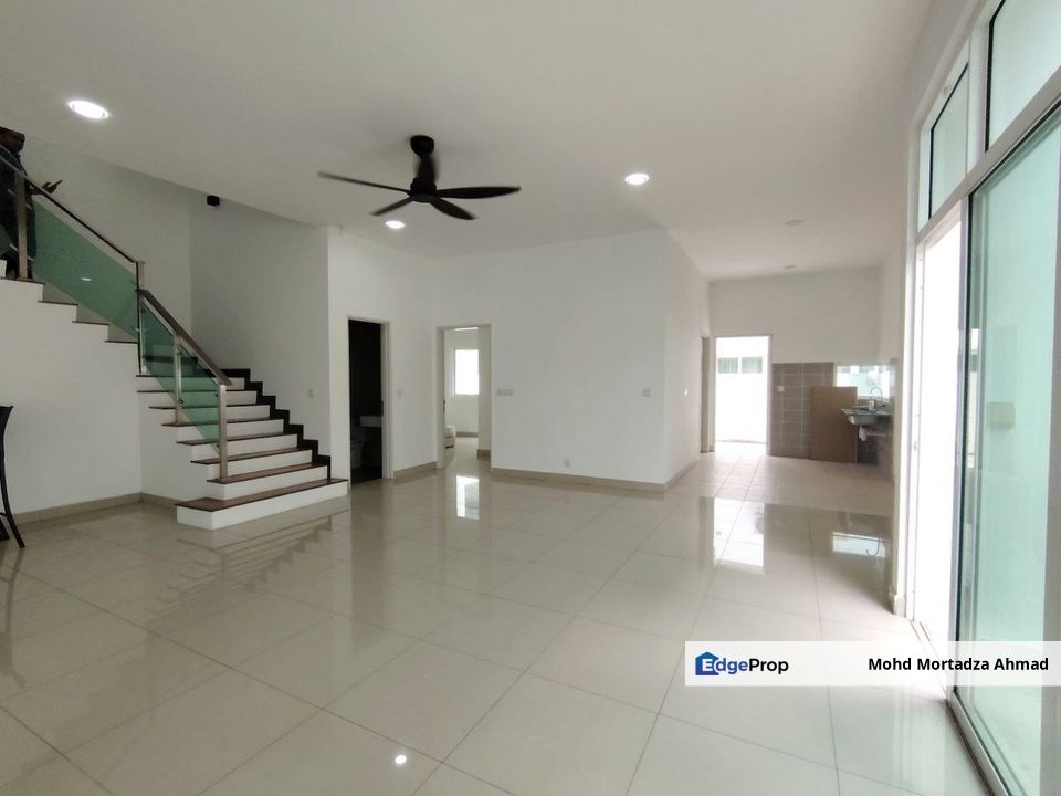 Semi-D 3 Storey Clover Garden Residence Cyberjaya, Selangor, Cyberjaya