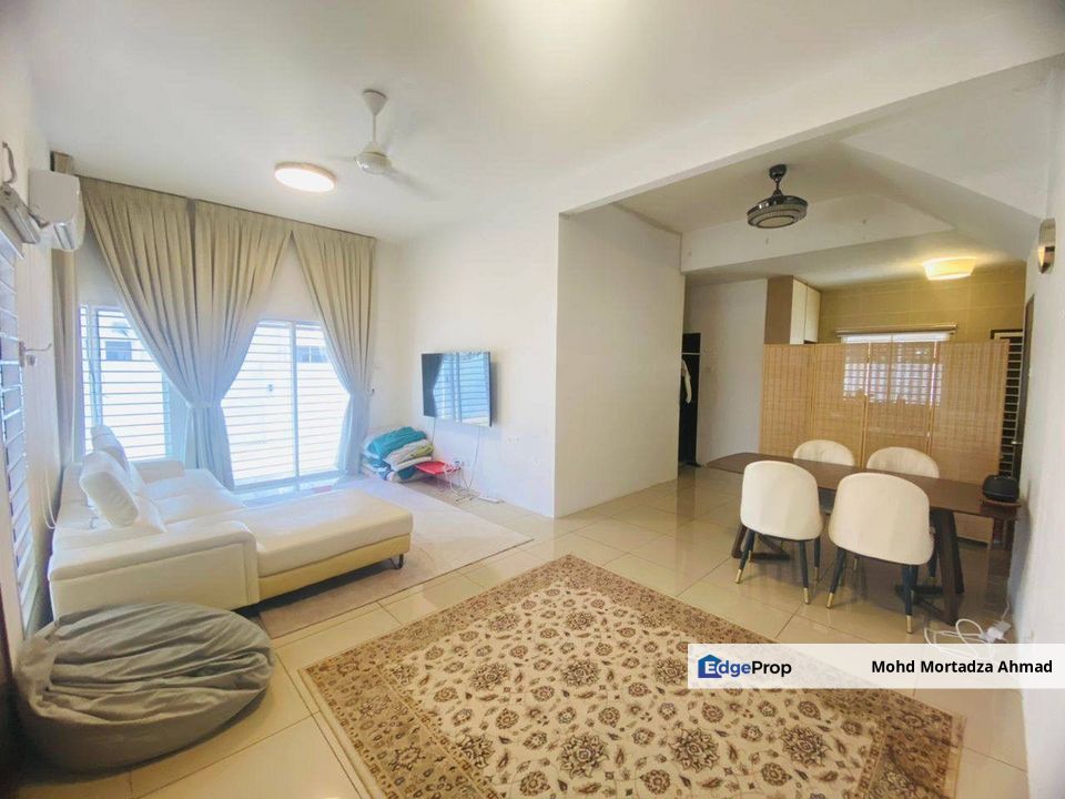 Double Storey Semi-D Taman Desiran Bayu Puchong, Selangor, Puchong