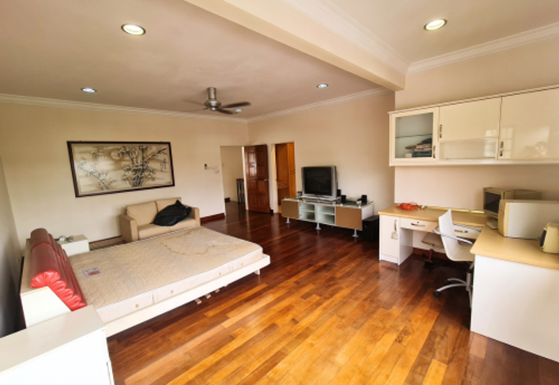 SL 4, Bandar Sungai Long