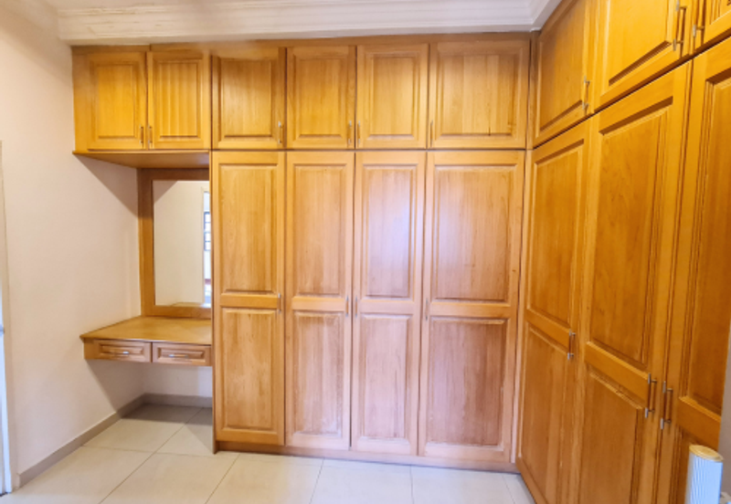 SL 4, Bandar Sungai Long