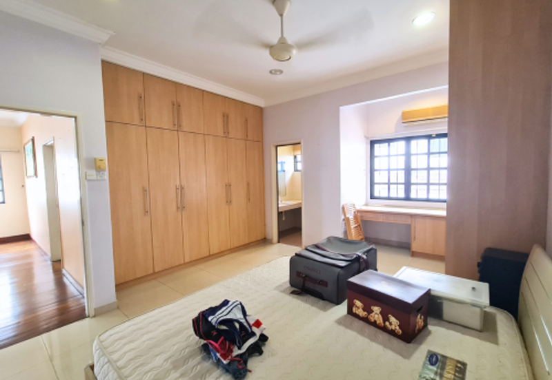 SL 4, Bandar Sungai Long