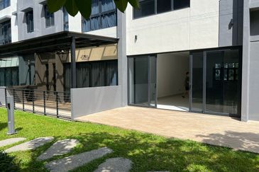 FOR SALE | 4-Storey Terrace Intermediate @ Affinity Residences