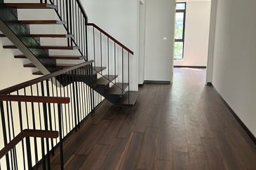 FOR SALE | 4-Storey Terrace Intermediate @ Affinity Residences