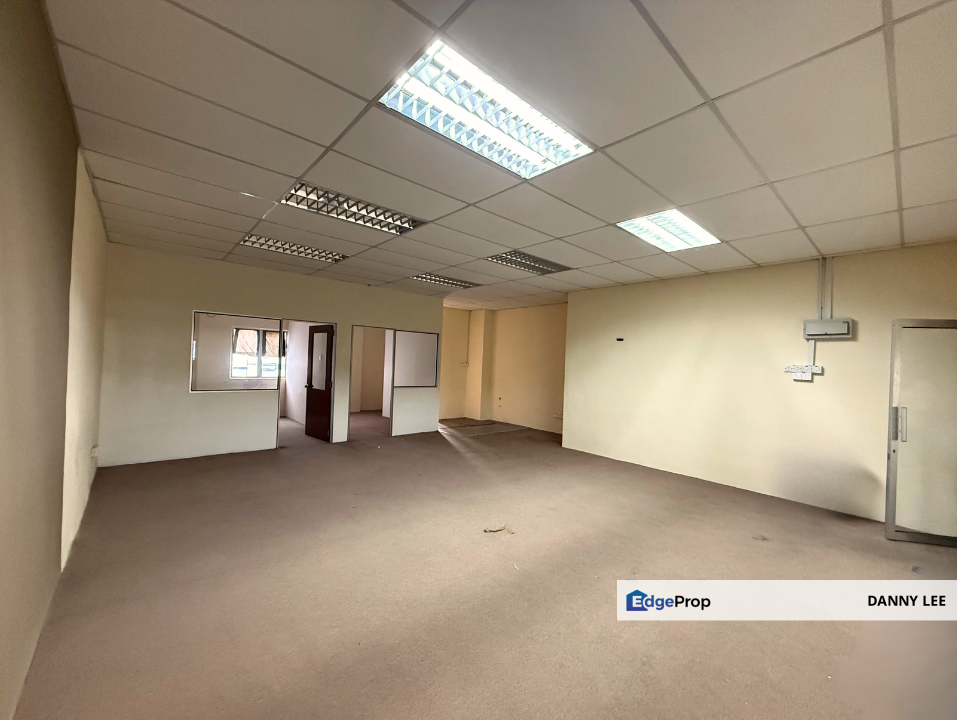 (FREEHOLD | Cargo Lift) 3.5 Storey Linked Factory Bukit Angkat, Kajang  , Selangor, Kajang