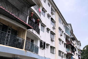 Cheras Perdana Apartment Block D, E