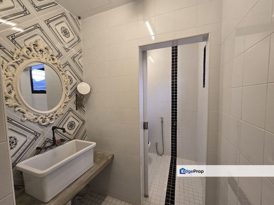 Exclusive Commercial Bungalow for Rent @ Yahya Awal – Prime JB Town Location., Johor, Johor Bahru