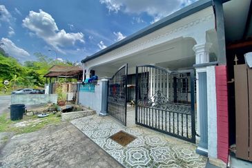 Bandar Tun Hussein Onn