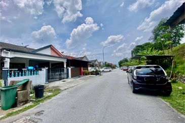 Bandar Tun Hussein Onn