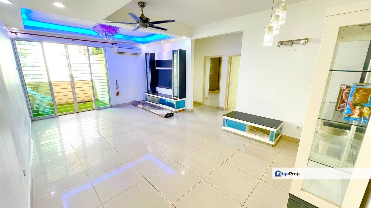 Condominium Aman Height Taman Bukit Serdang For Sale With Renovated, Selangor, Seri Kembangan