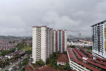 Vista Pinggiran, Taman Pinggiran Putra