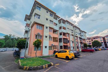 Pangsapuri Sutera Apartment (Kajang)
